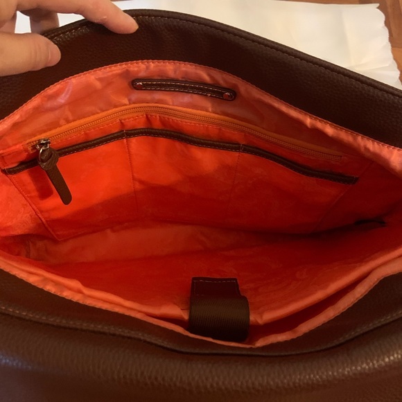 Robert Graham unisex messenger bag. - Picture 5 of 7